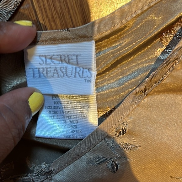 Secret Treasures Gold  silky Night gown slip XL - Picture 9 of 15